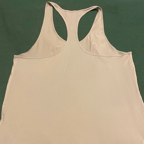 NWOT Pink Victoria’s Secret Workout Tank - Picture 8 of 9